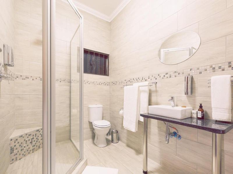 Three Olives Guesthouse image