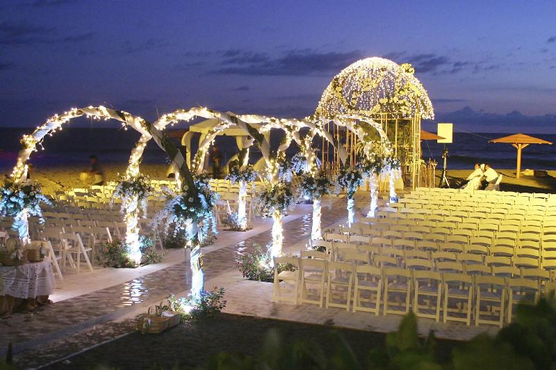 Las Olas Beach Resort image