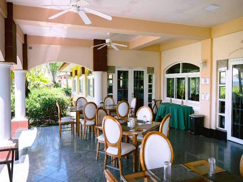 Las Olas Beach Resort image 3