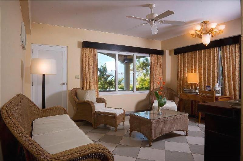 Las Olas Beach Resort image