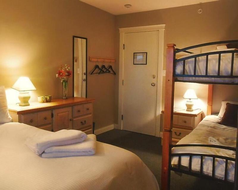 Painted Turtle Guesthouse image