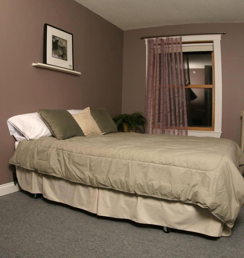 Painted Turtle Guesthouse image