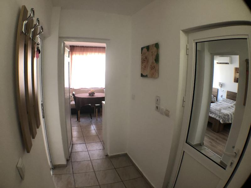 Samuil Apartments image