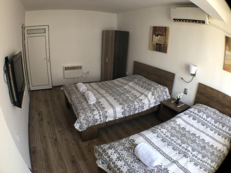 Samuil Apartments image