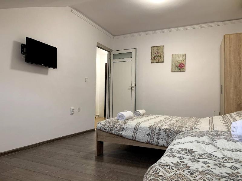 Samuil Apartments image