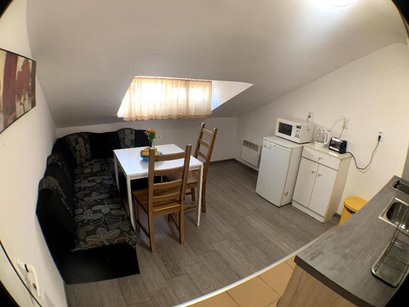 Samuil Apartments image