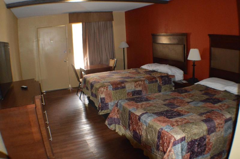 Sun Down Lodge image