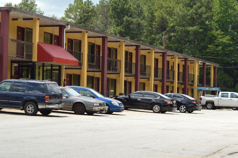 Sun Down Lodge — general view