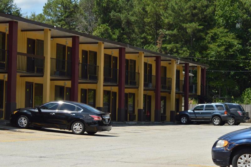 Sun Down Lodge — general view