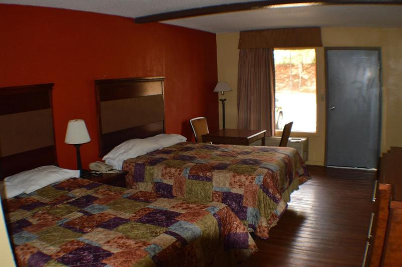 Sun Down Lodge image