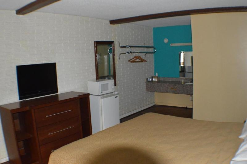 Sun Down Lodge image
