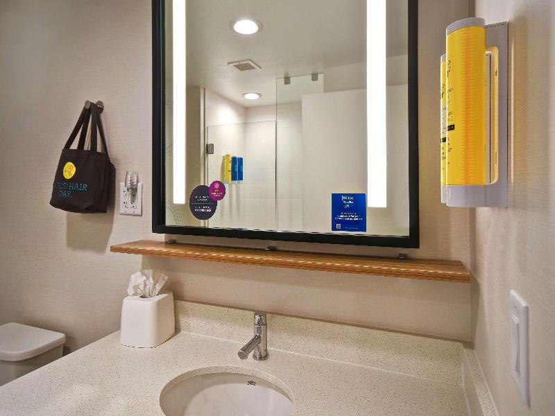 Tru by Hilton Rockwall Dallas image