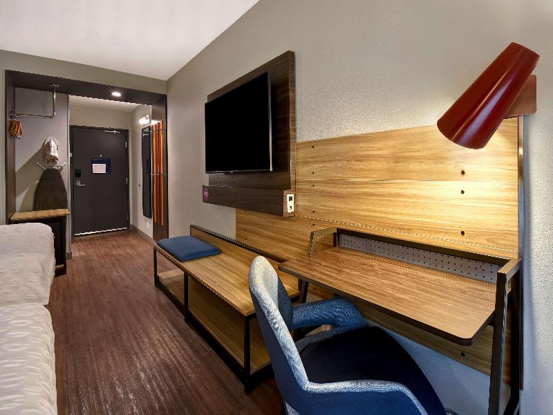 Tru by Hilton Rockwall Dallas image
