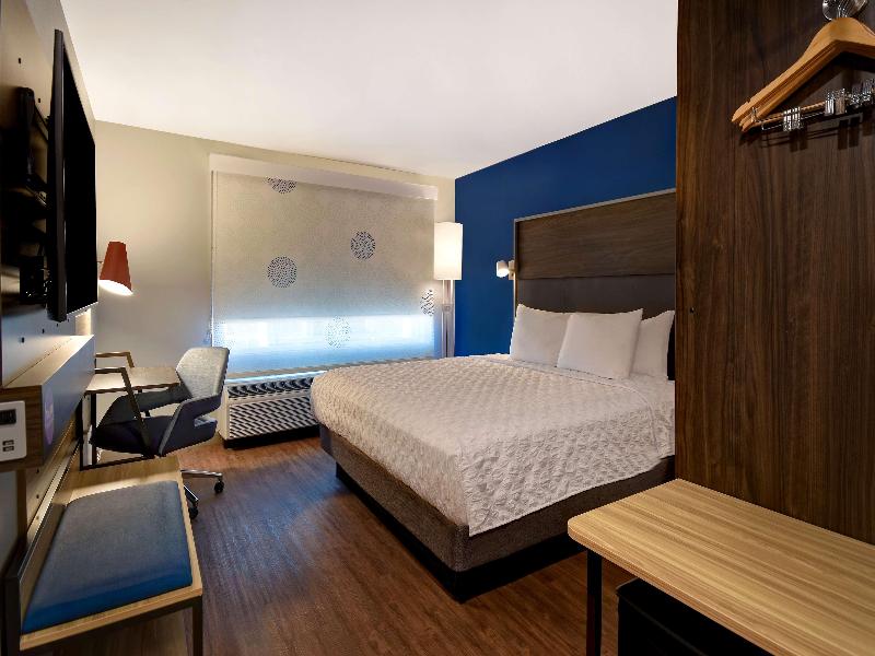 Tru by Hilton Rockwall Dallas image