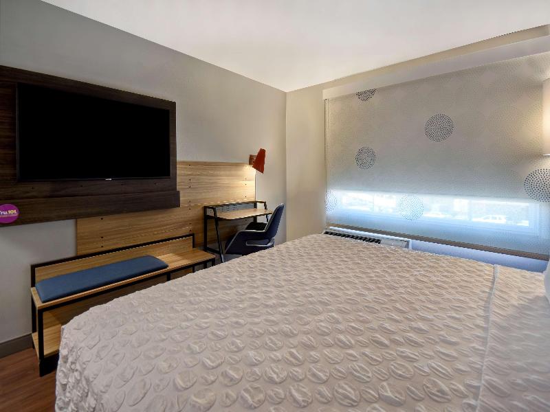 Tru by Hilton Rockwall Dallas image