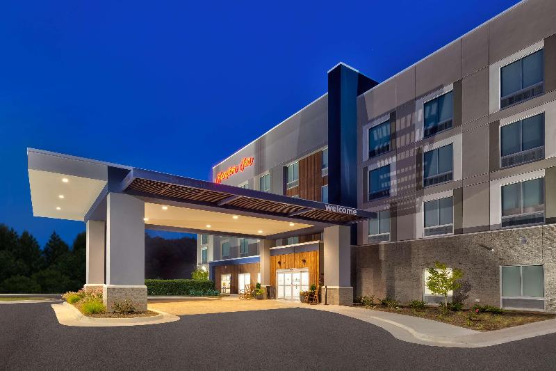 Hampton Inn Danville image