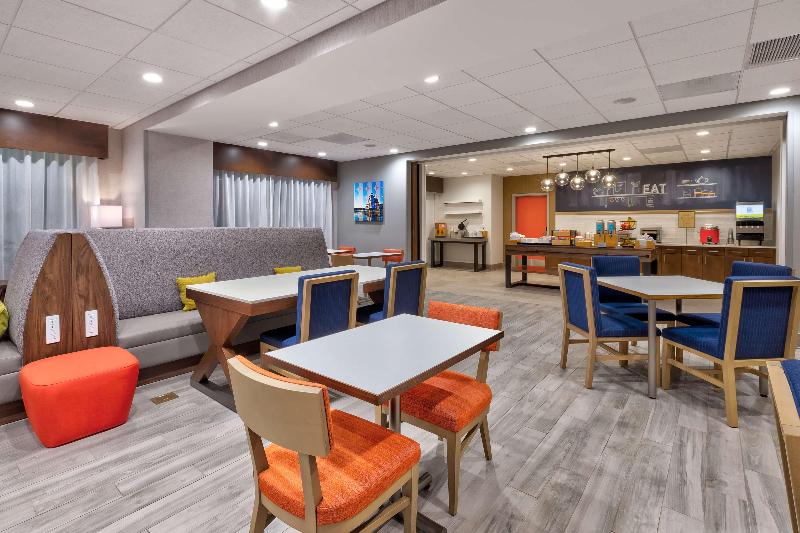 Hampton Inn Danville image 4