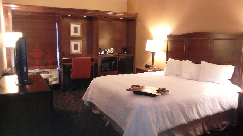 Hampton Inn Danville image 8