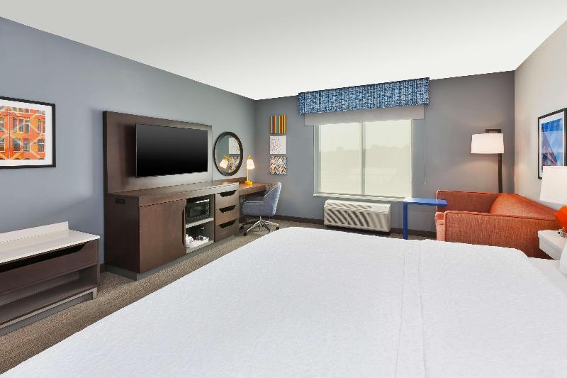Hampton Inn Danville image
