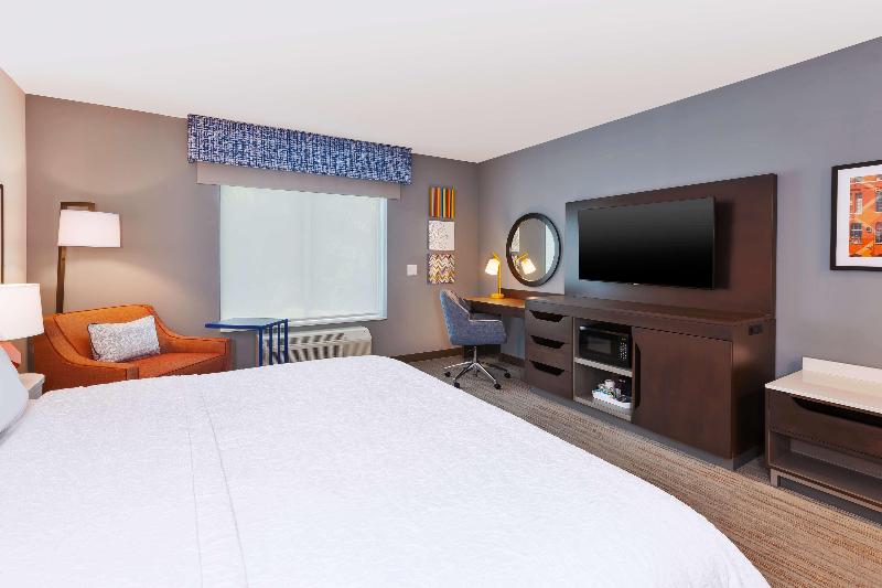 Hampton Inn Danville image