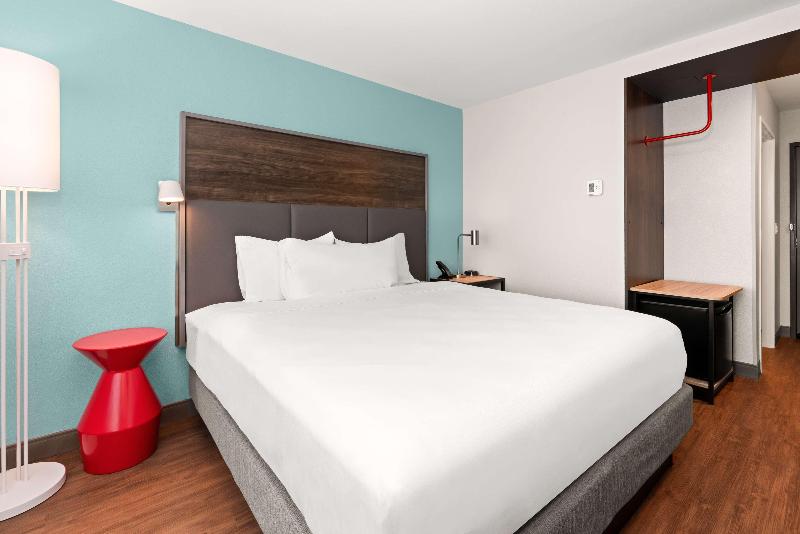 Tru By Hilton Portland Airport image
