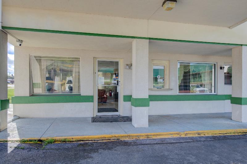 OYO Hotel Douglas GA US-441 image