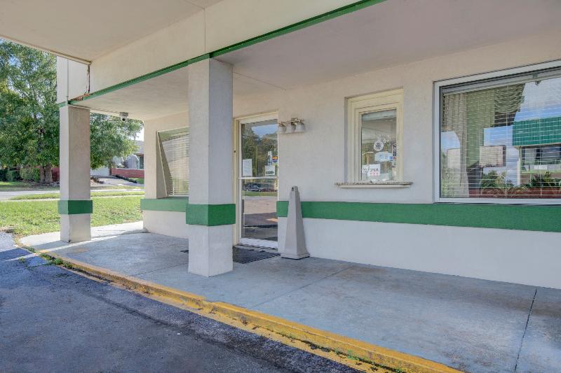 OYO Hotel Douglas GA US-441 image