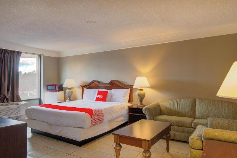 OYO Hotel Douglas GA US-441 image
