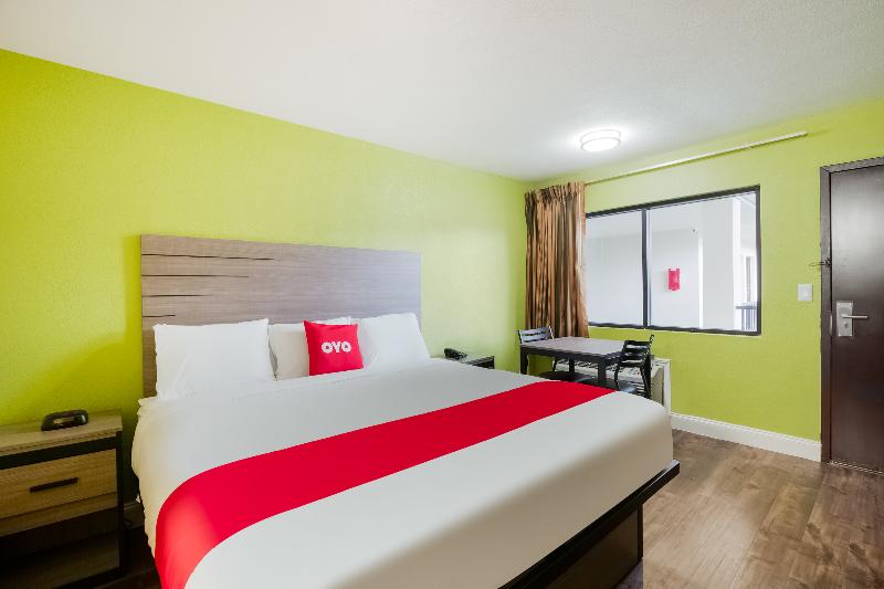 OYO Hotel Houston N Fm-1960 Champions TX image
