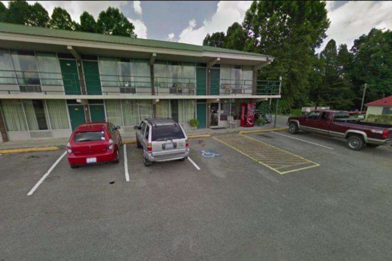 Hotel Whitely City Hwy 27 KY — exterior view