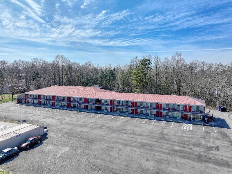 OYO HOTEL WHITELY CITY HWY 27 KY