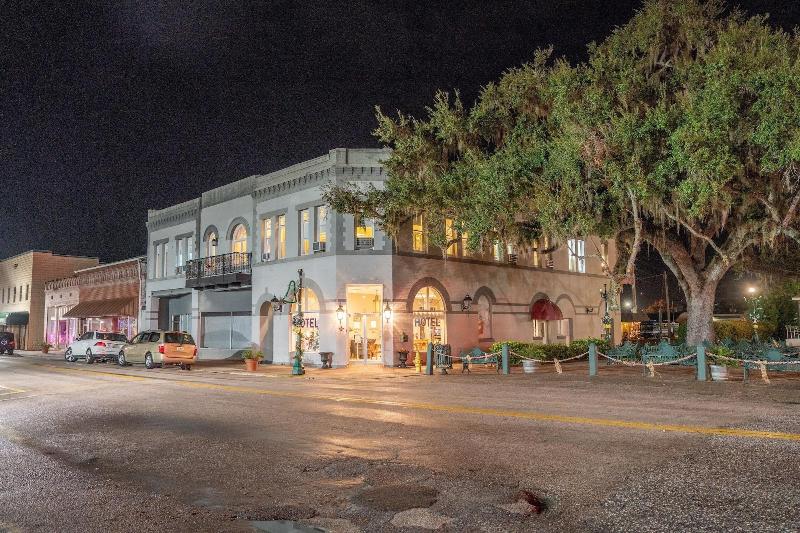 Oak Park Inn image