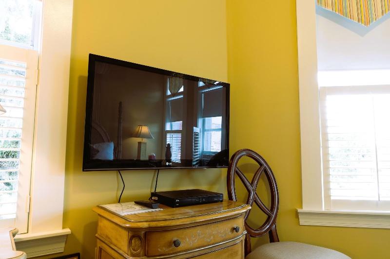 Oak Park Inn image