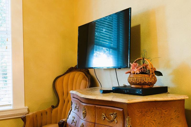 Oak Park Inn image