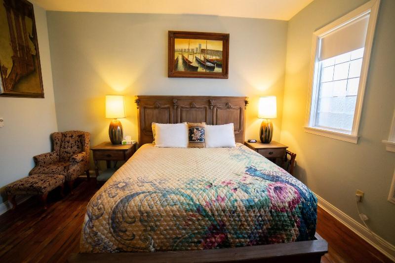 Oak Park Inn image