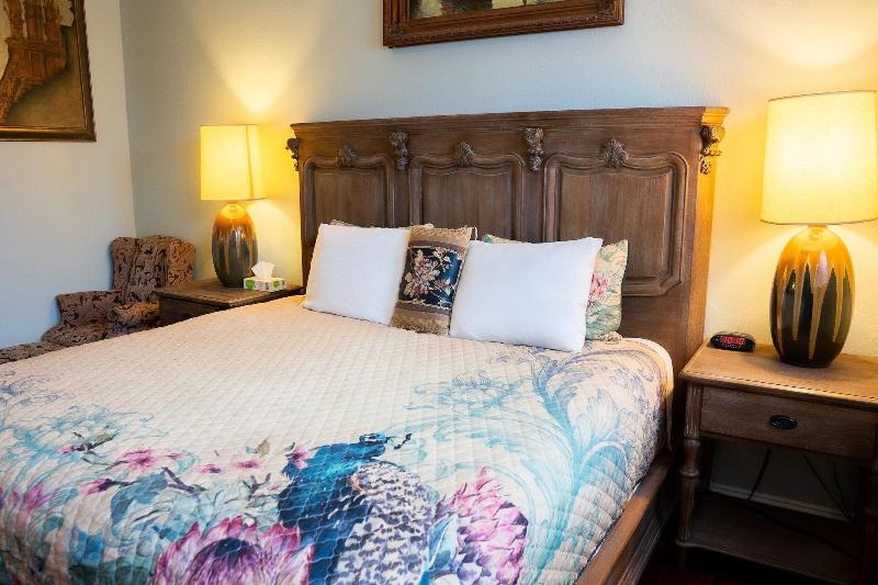 Oak Park Inn image