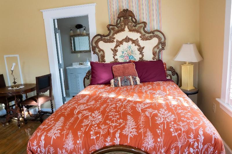 Oak Park Inn image
