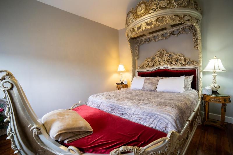 Oak Park Inn image