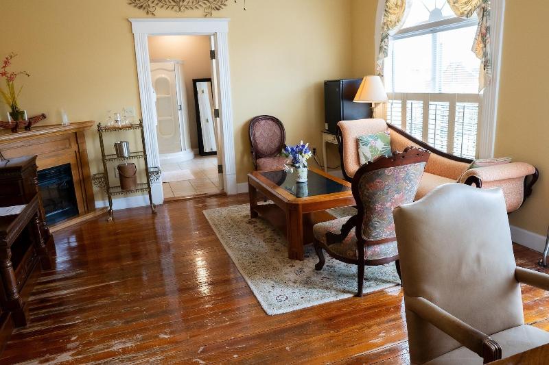 Oak Park Inn image