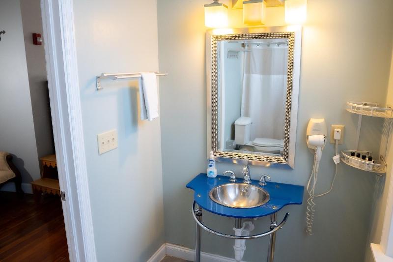 Oak Park Inn image