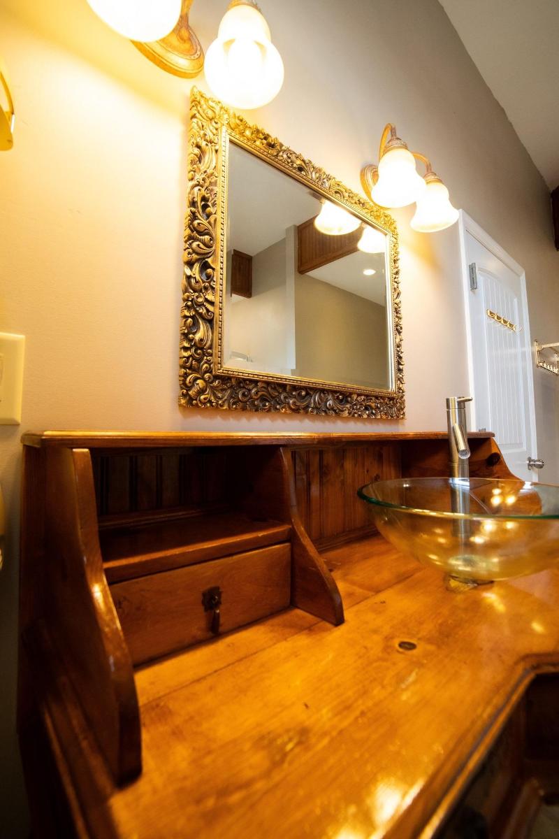 Oak Park Inn image