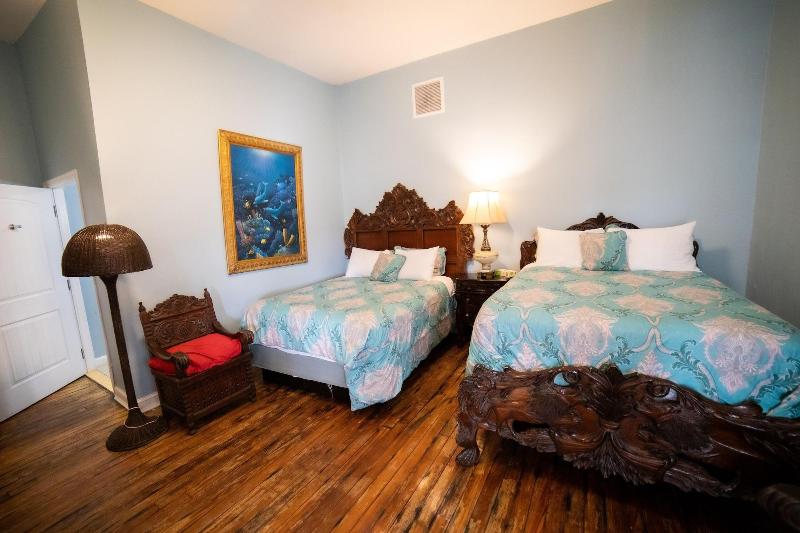 Oak Park Inn image