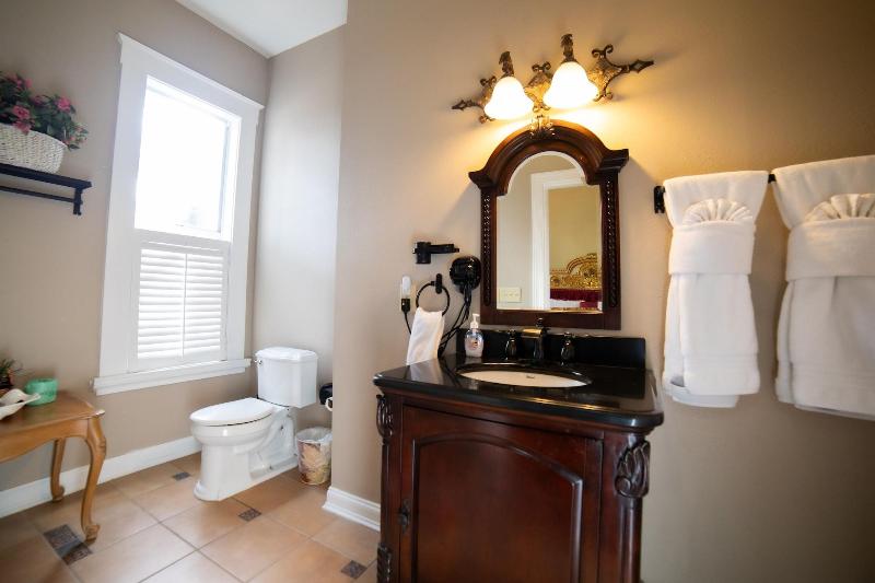 Oak Park Inn image