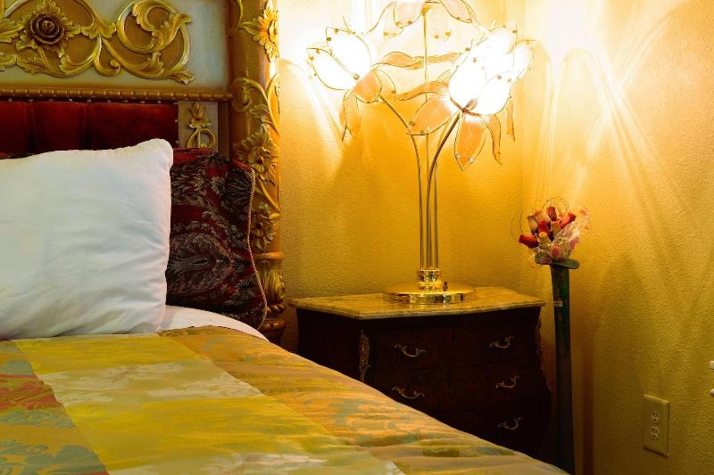 Oak Park Inn image