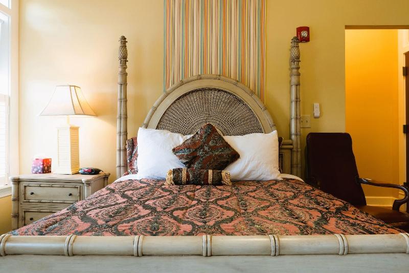 Oak Park Inn image