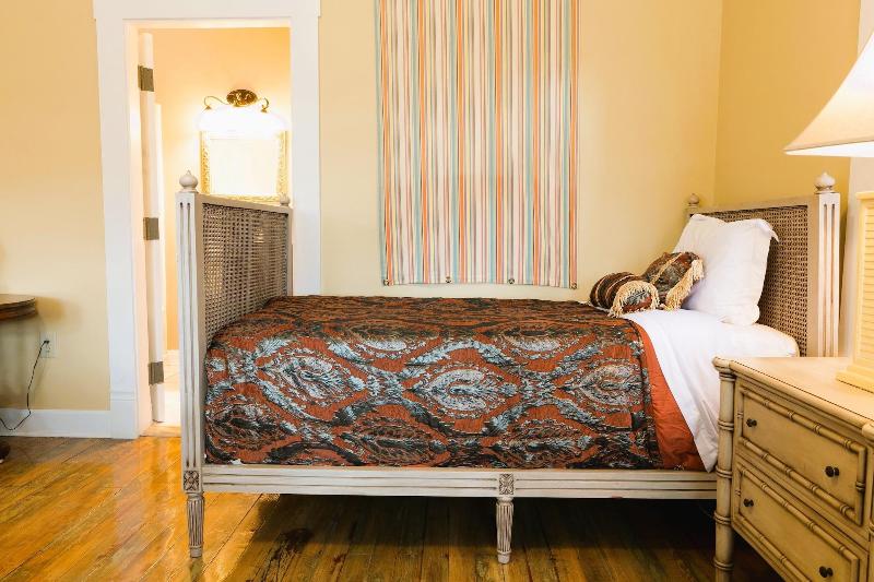 Oak Park Inn image