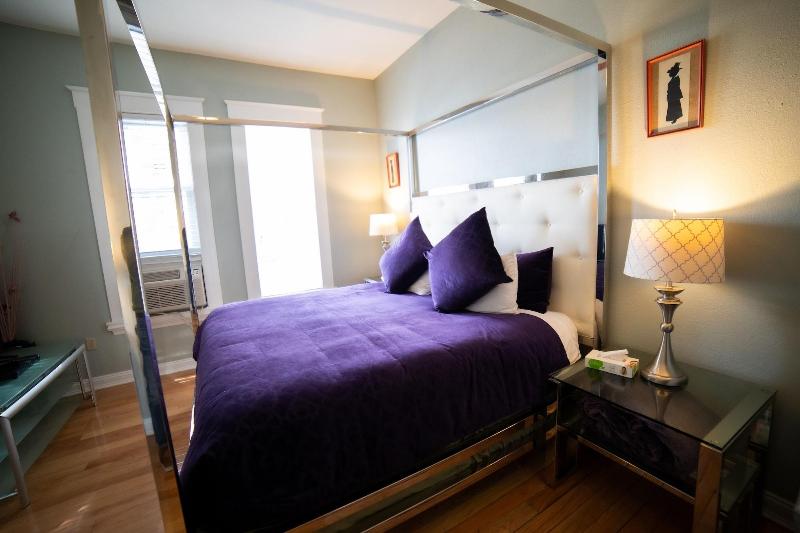 Oak Park Inn image