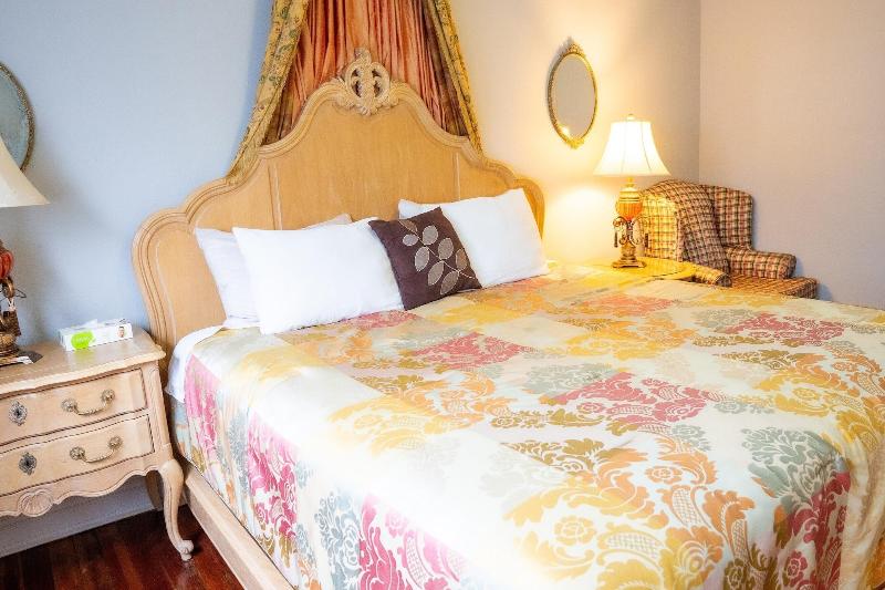 Oak Park Inn image
