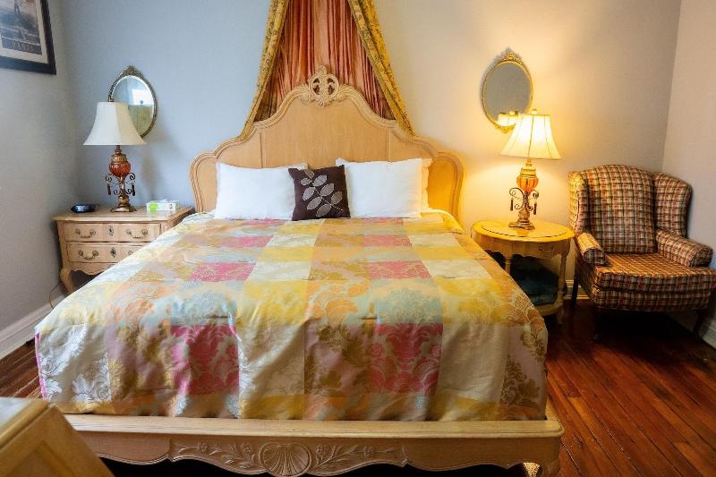 Oak Park Inn image