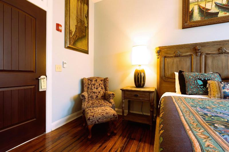 Oak Park Inn image 2